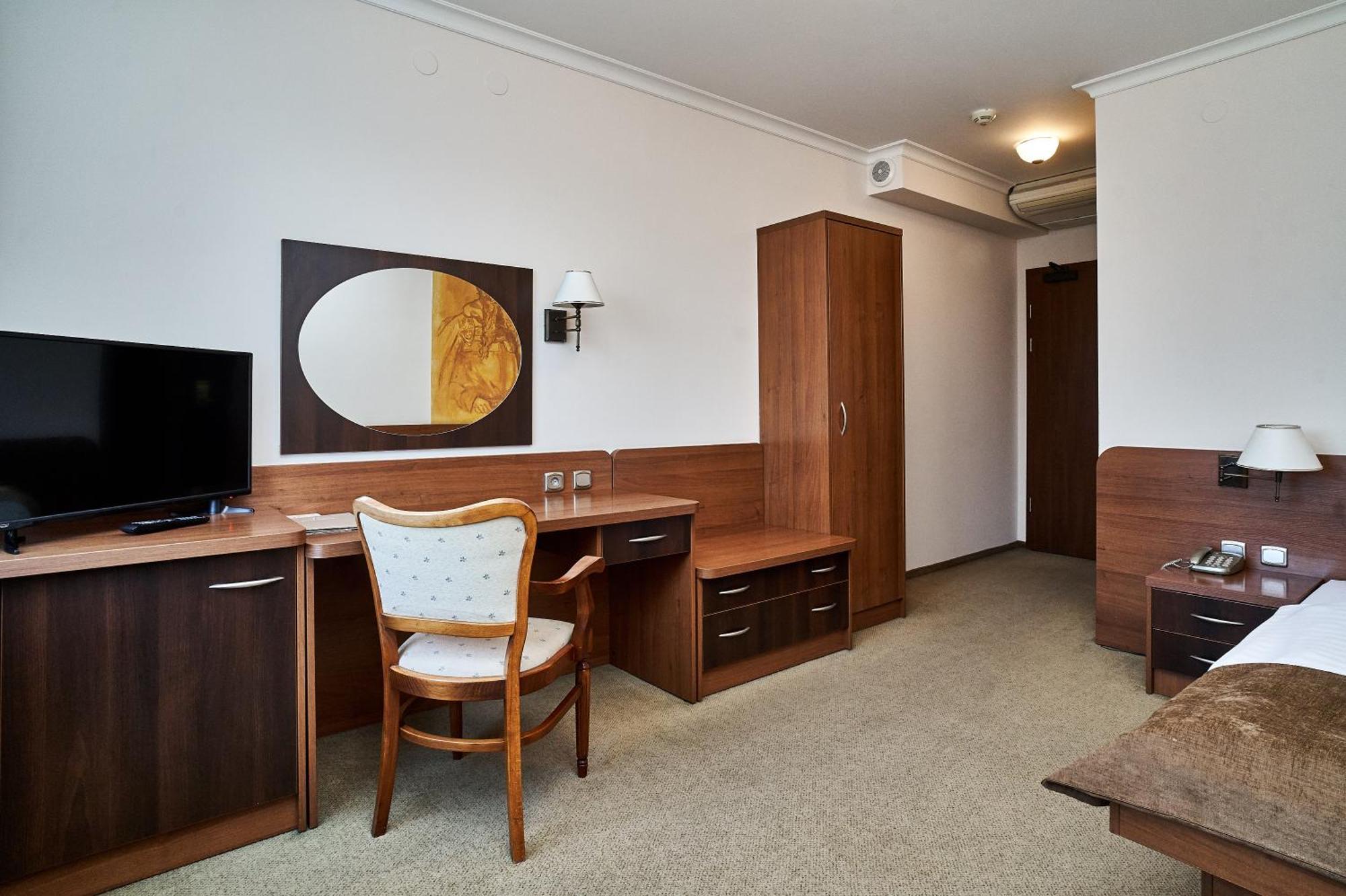 Hotel Stara Poczta Tychy Esterno foto