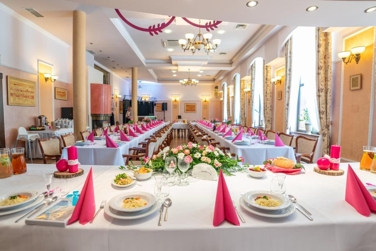Hotel Stara Poczta Tychy Esterno foto